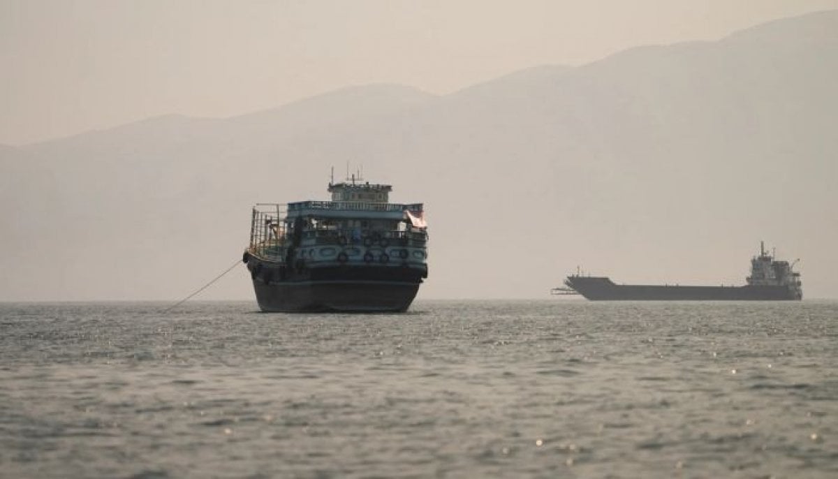 Iran issues stark warning against crossing Strait of Hormuz without authorisation