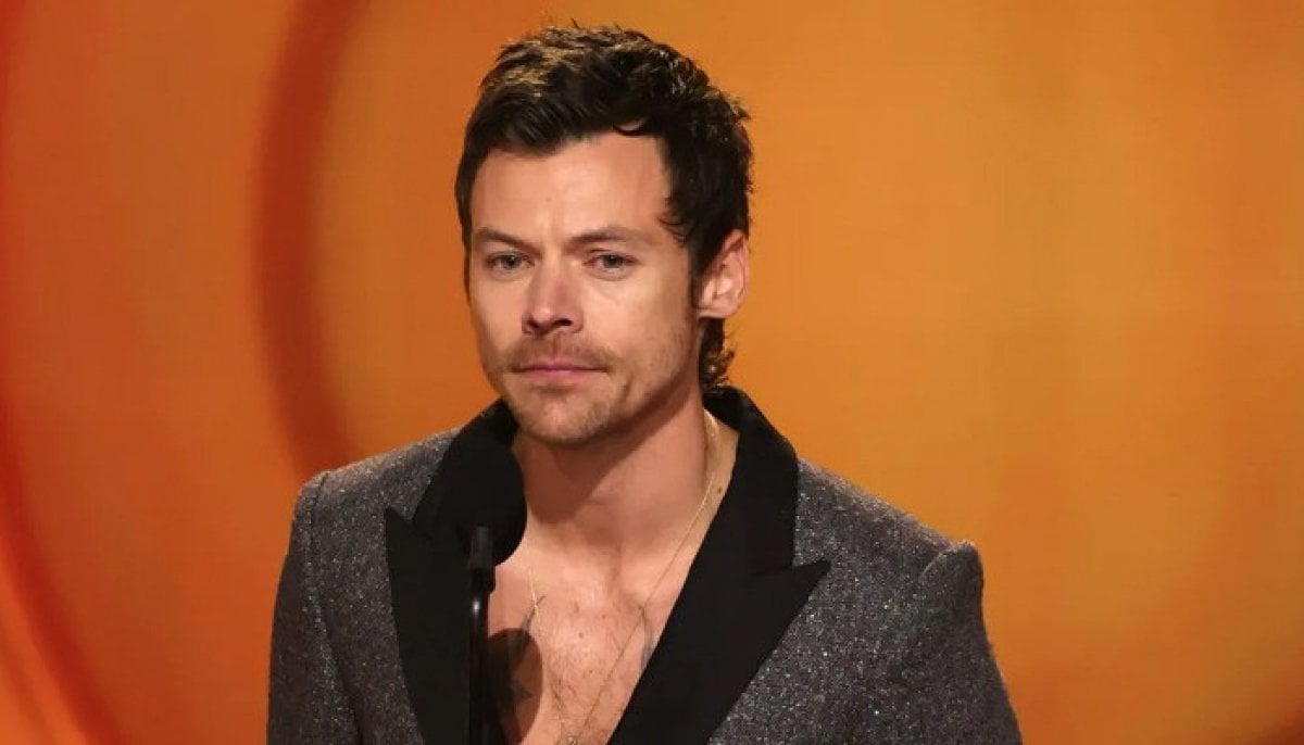 Harry Styles leaves public concerned after collapsing on stage during Wembley gig