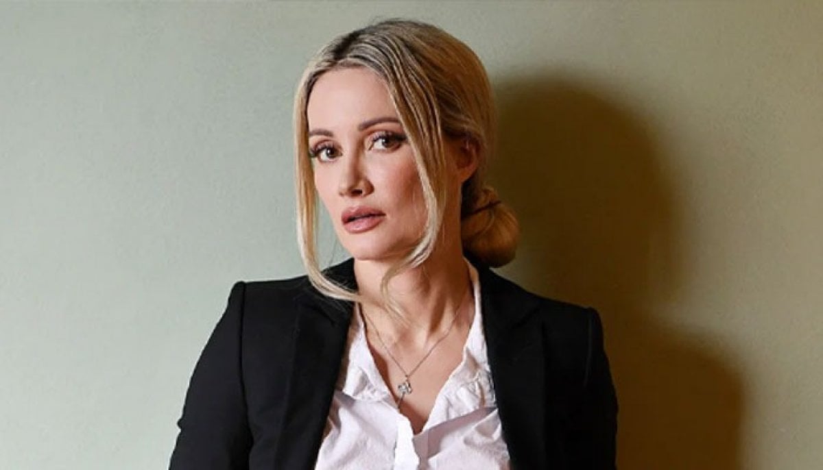 Holly Madison reveals why she underwent plastic surgery after pregnancies 