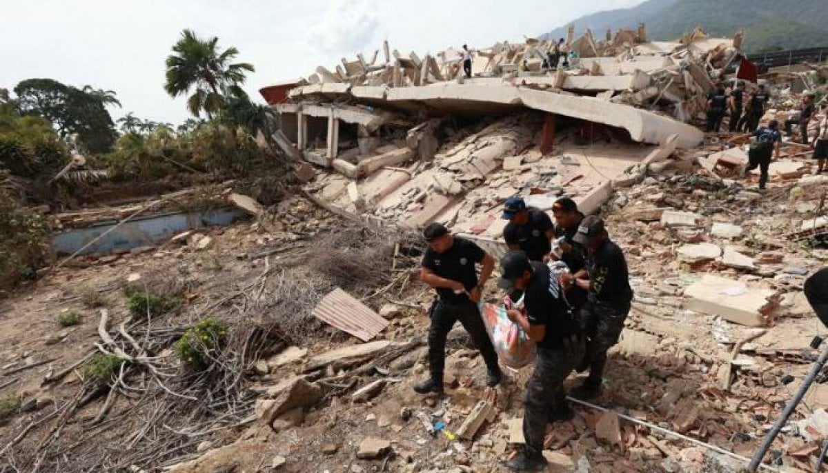 Father, son pulled alive from rubble four days after Venezuela quakes