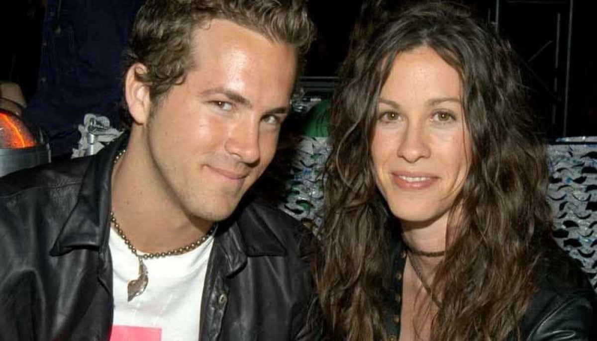  Alanis Morissette recalls her difficult split from Ryan Reynolds