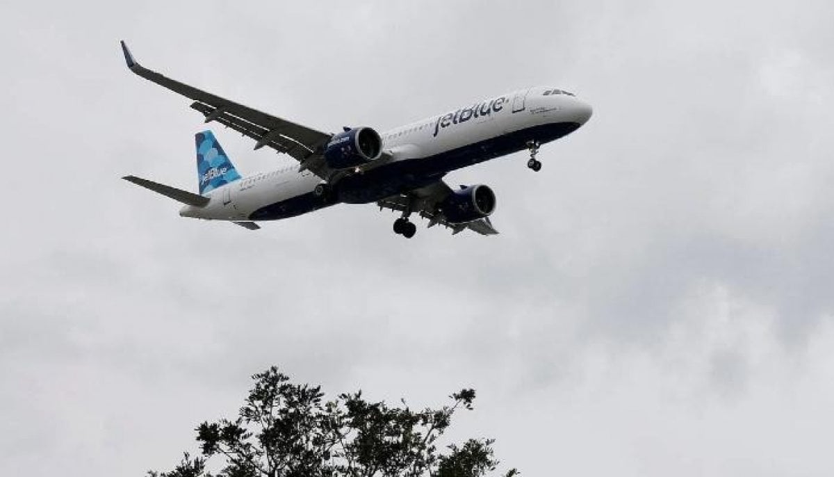  Drone reportedly strikes JetBlue plane before landing at New York's JFK