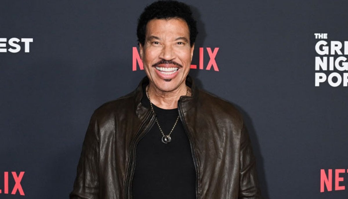 Lionel Richie makes comeback after cutting concert short over medical emergency