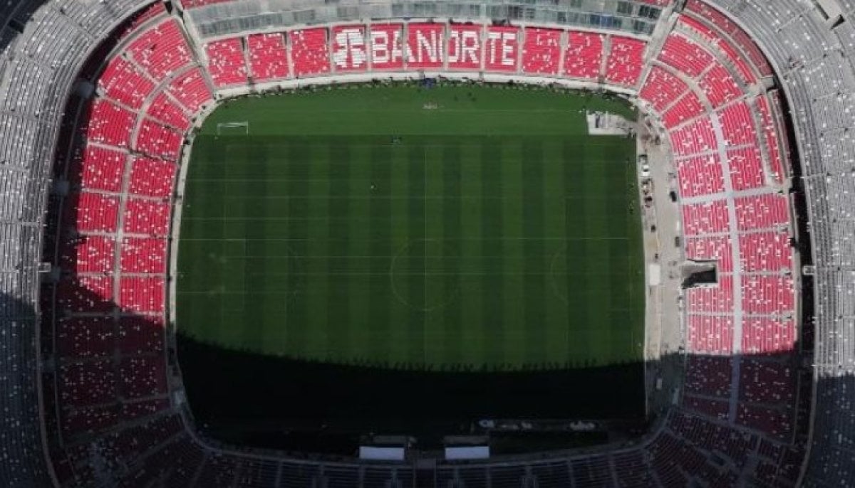 Why Mexico City's World Cup venue, Azteca Stadium, is a major challenge for players