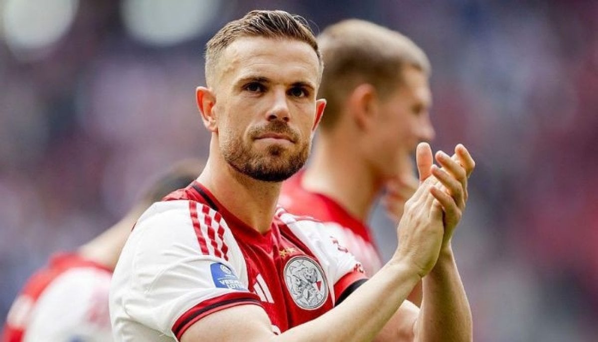 What happened to Jordan Henderson? England star hospitalized after freak celebration injury 