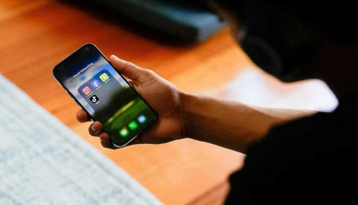 Can Australia's under-16 social media ban really work? Study raises doubts over age checks 