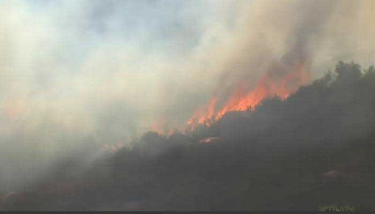  Volcano fire burns 200 acres near Murrieta as evacuation orders ease