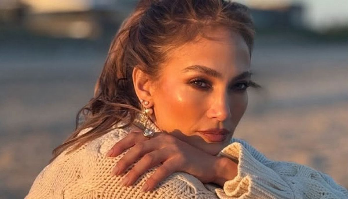 Jennifer Lopez ‘beamed all night’ during Paris birthday celebrations