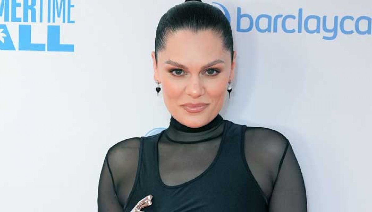 Jessie J opens up about cancer battle while accepting pretigious award