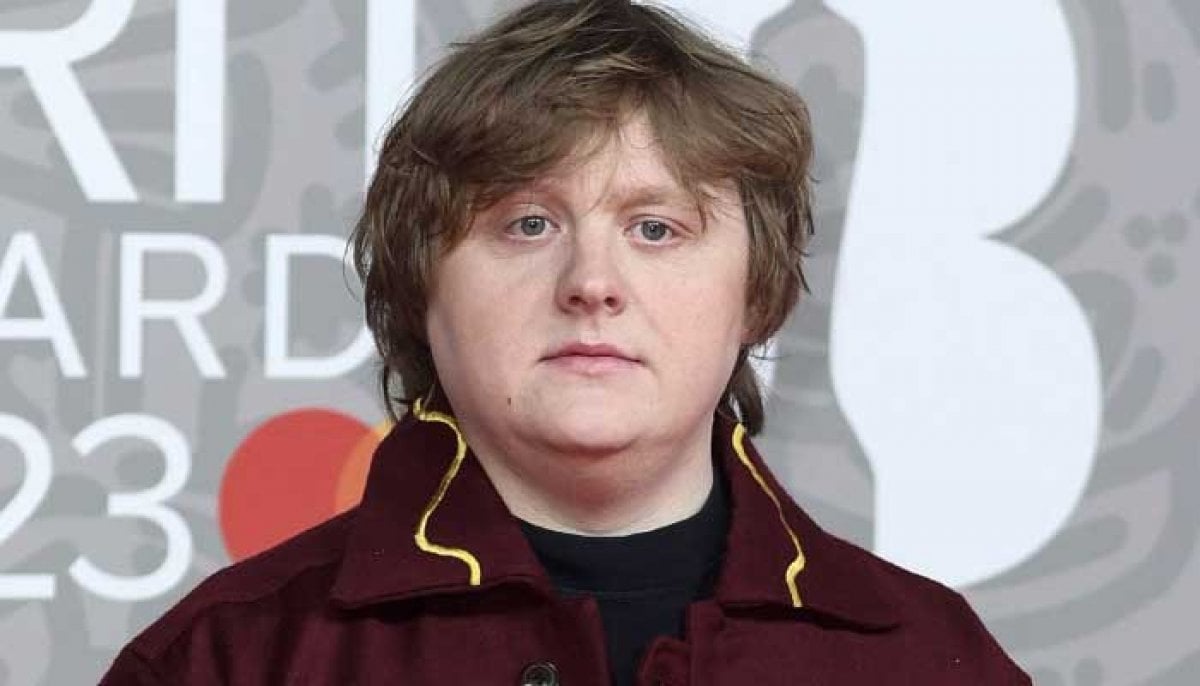  Lewis Capaldi forced to stop show twice due to crowd chaos