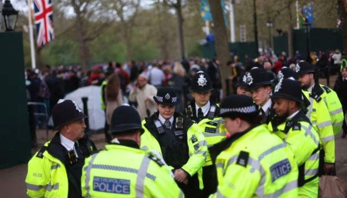 UK police arrest 12 in counter-terrorism investigation UK police arrest 12 in counter-terrorism investigation