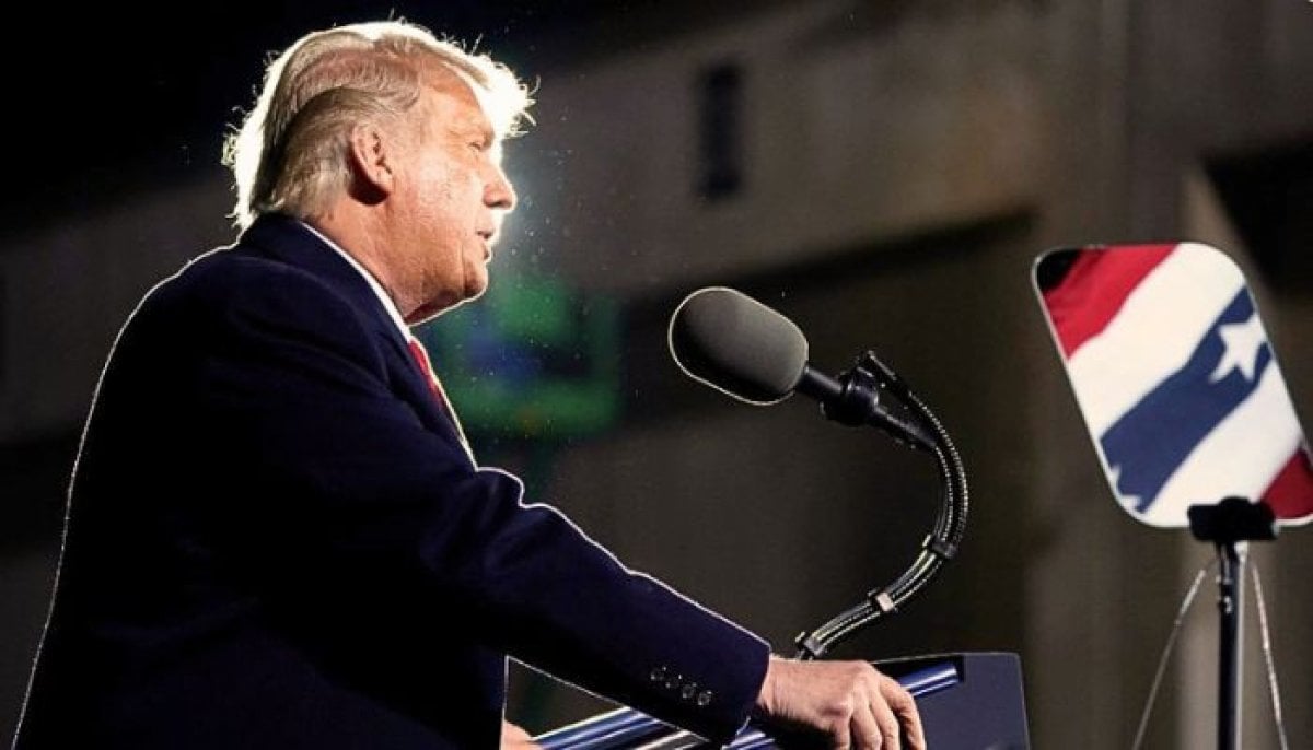 Trump's teleprompter operator made more than $100K betting on his speeches: Sources