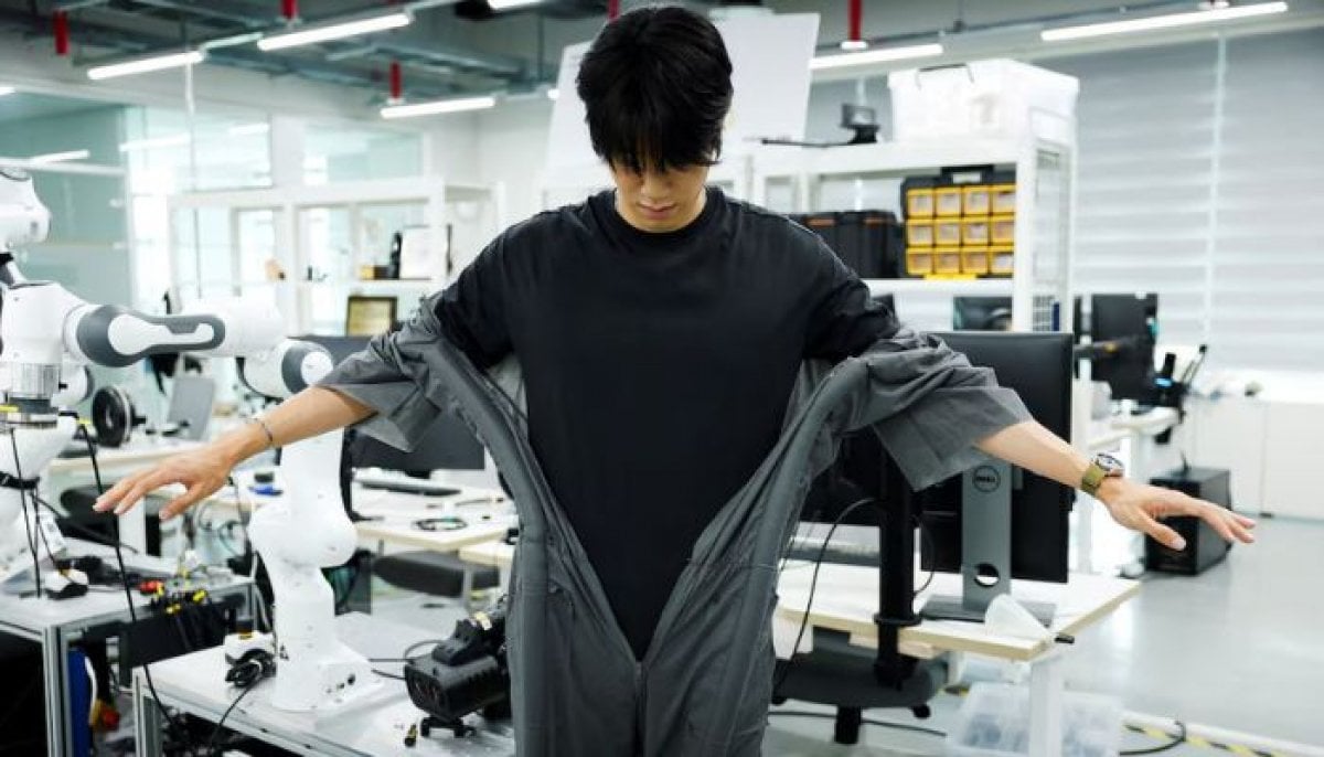 Scientists unveil breakthrough robot that can dress people without human help 