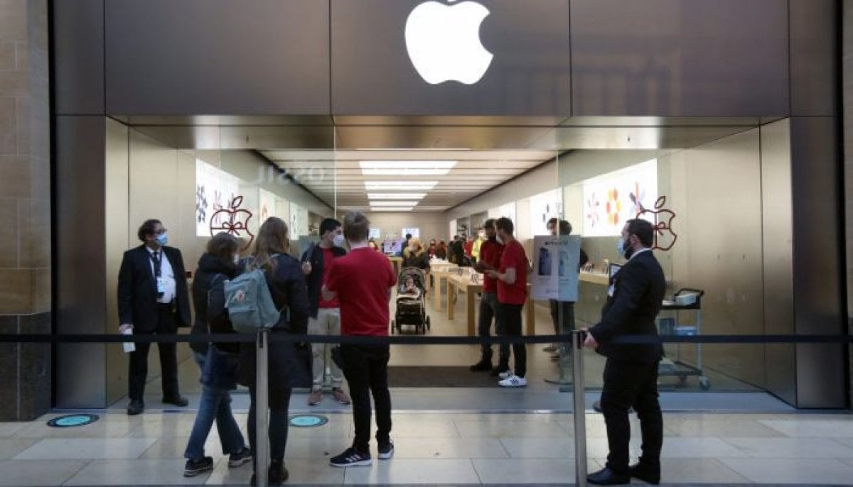 Apple sends legal letters to dozens of ex-staff at OpenAI