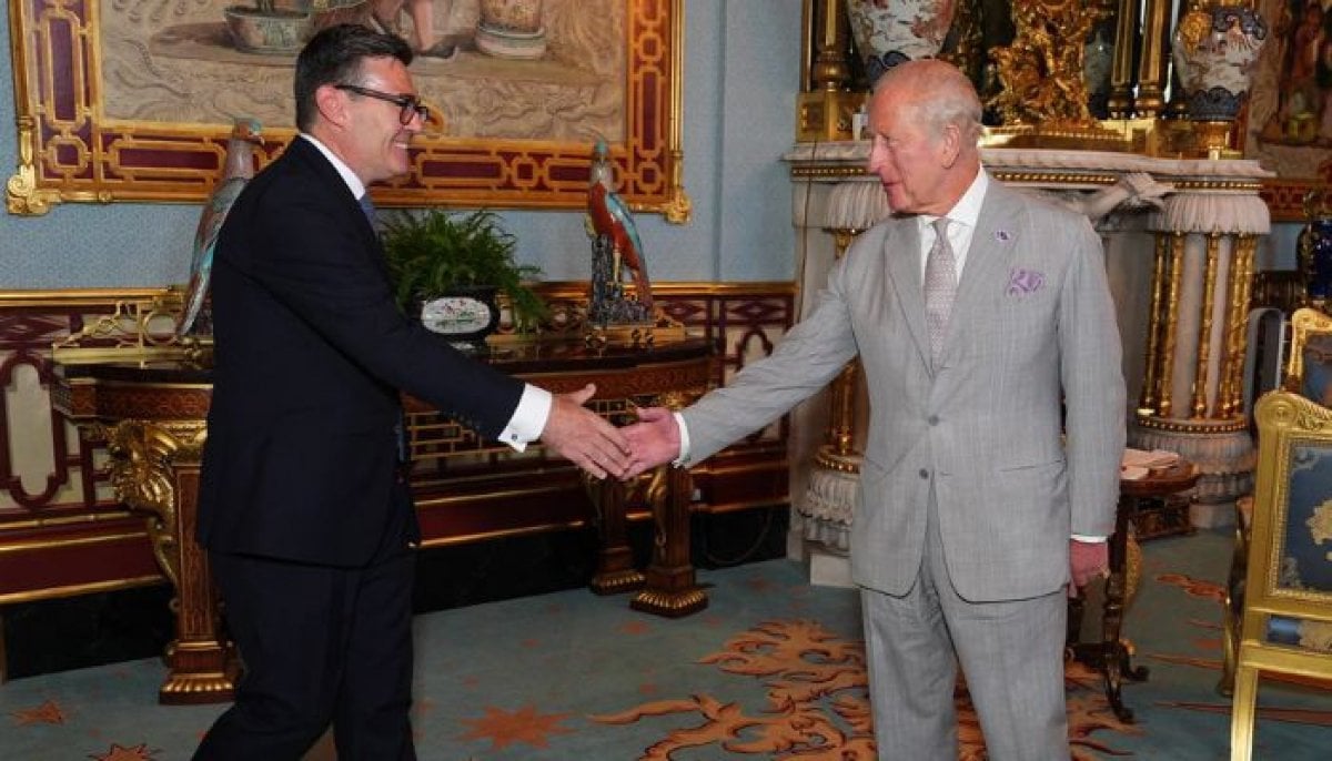 Andy Burnham formally appointed UK prime minister by King Charles Andy Burnham formally appointed UK prime minister by King Charles