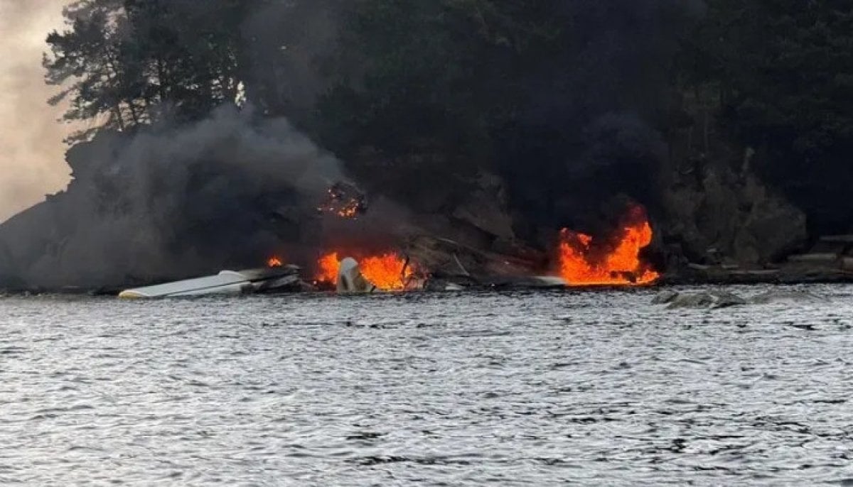 Kenmore Air seaplane crashes and catches fire near San Juan Islands