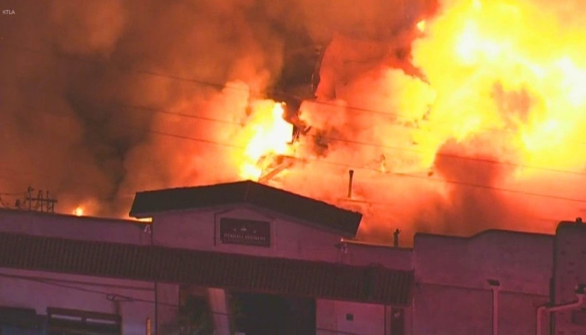 Newhall Refinery destroyed as major fire spreads through Old Town Newhall