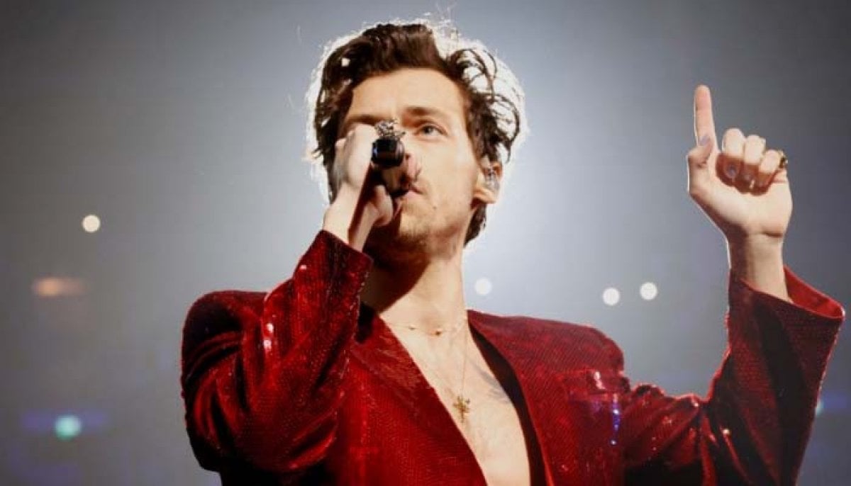 Harry Styles shares what happens the moment he walks off stage