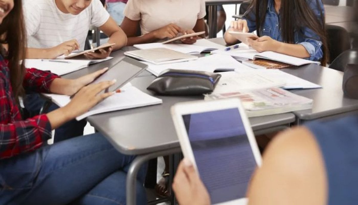 Study reveals AI grades essays higher than humans do