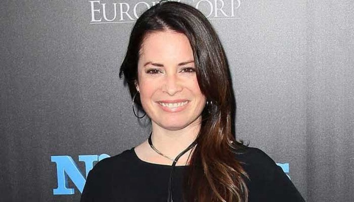 'Charmed' star announces retirement from acting