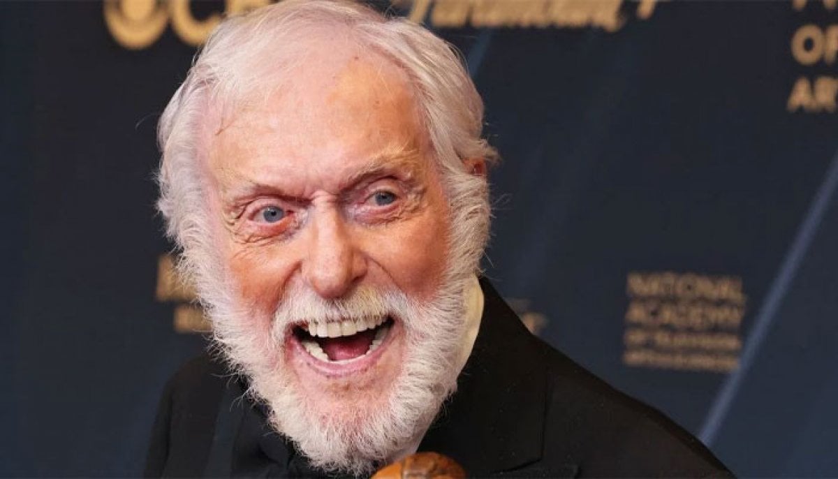 Dick Van Dyke shows off workout routine at 100 years old