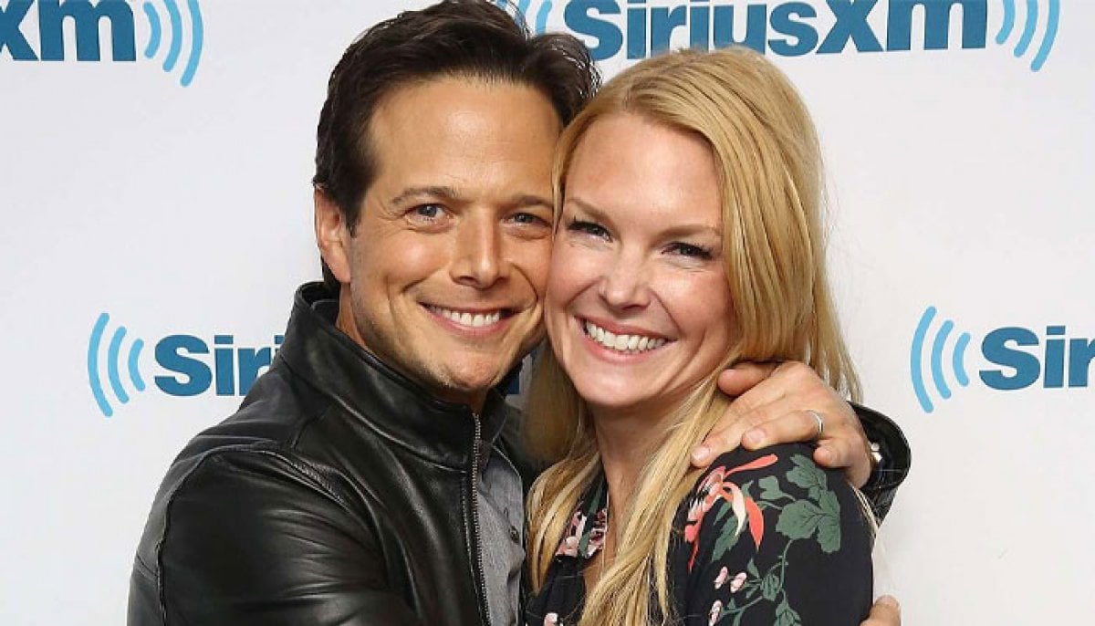 Kelley Wolf apologises to ex-husband Scott Wolf after difficult year