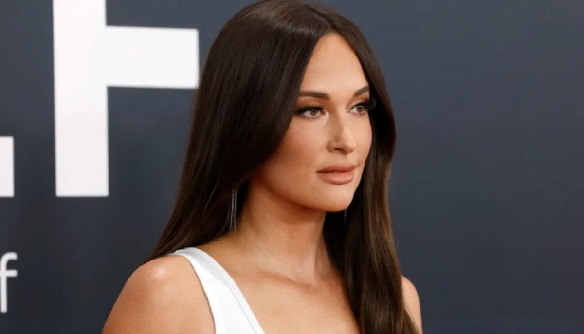 Kacey Musgraves suffers dangerous setback as stage sets ablaze during concert