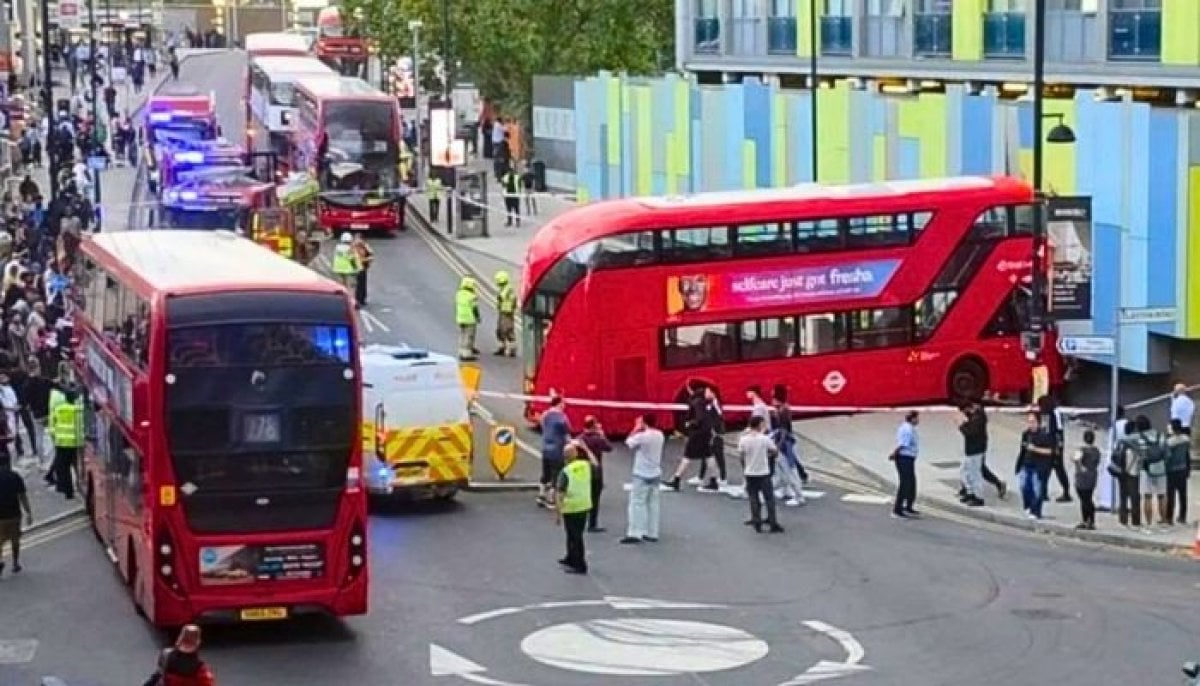 London bus crash: Pedestrian injured as double-decker smashes into building in Hayes