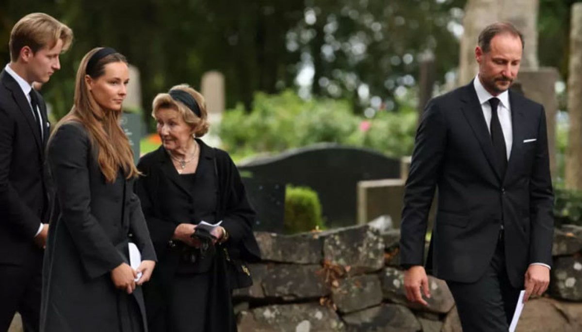 King Haakon, royals attend memorial service for Harald
