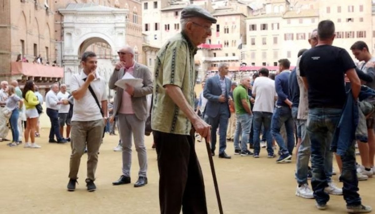 Italy’s population to shrink by 4 million by 2050, stats agency warns