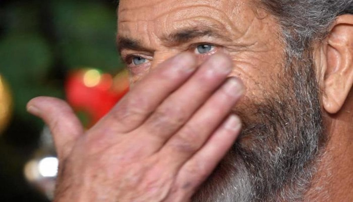 Mel Gibson breaks silence and apologizes after mocking ASL interpreter