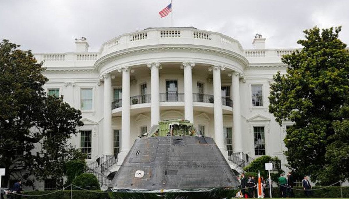 Did American president secretly meet with non-human beings in 1954?