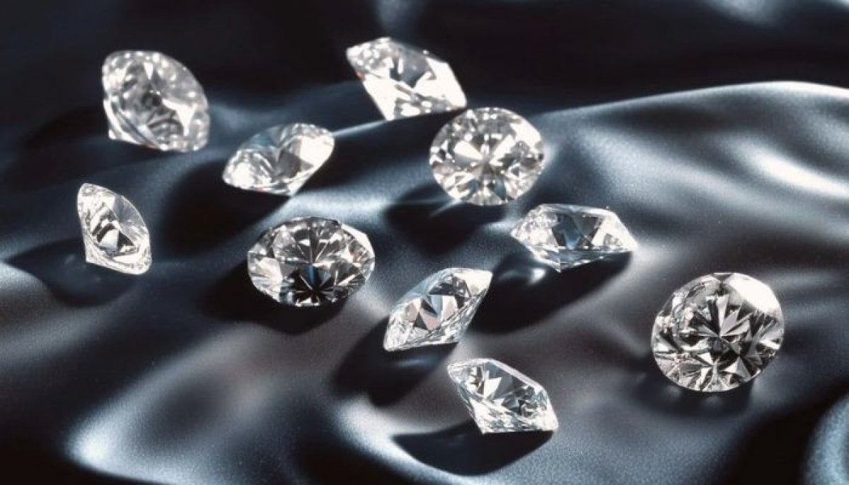 Scientists just discovered diamonds can generate electricity