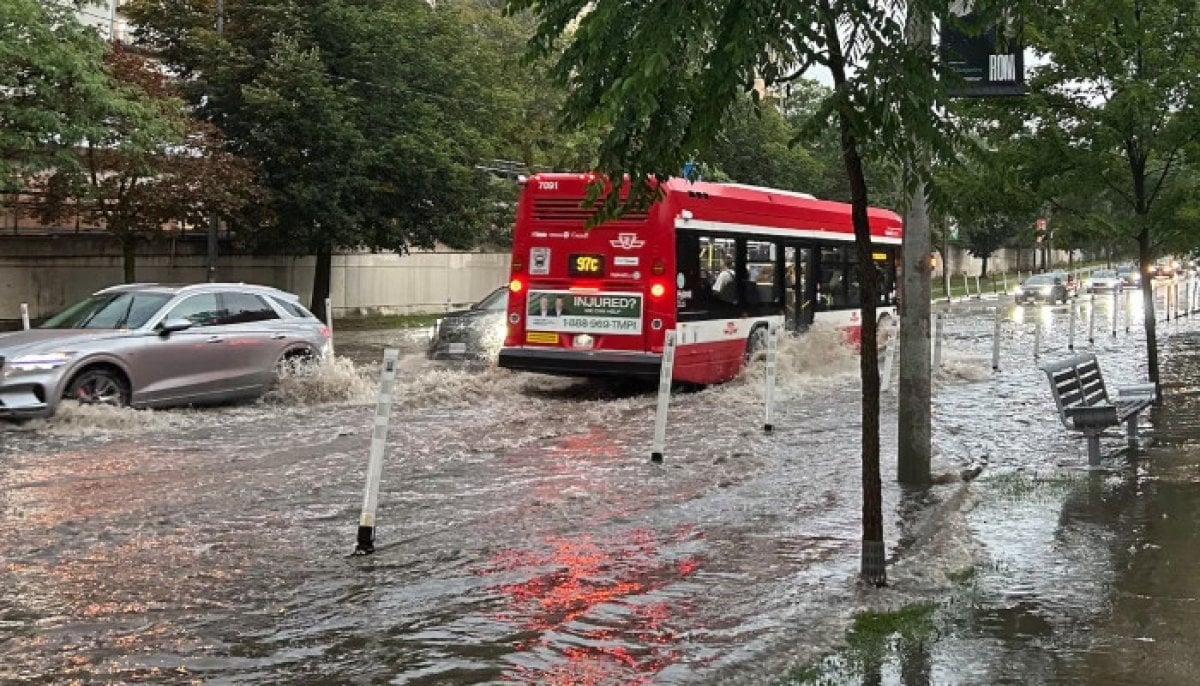 Toronto storm cleanup begins as thousands remain without power across Ontario