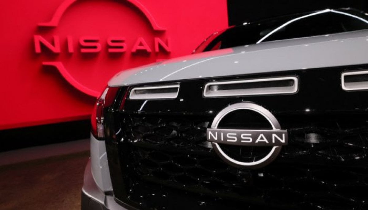 Nissan's factory robots got stuck in their own traffic jam