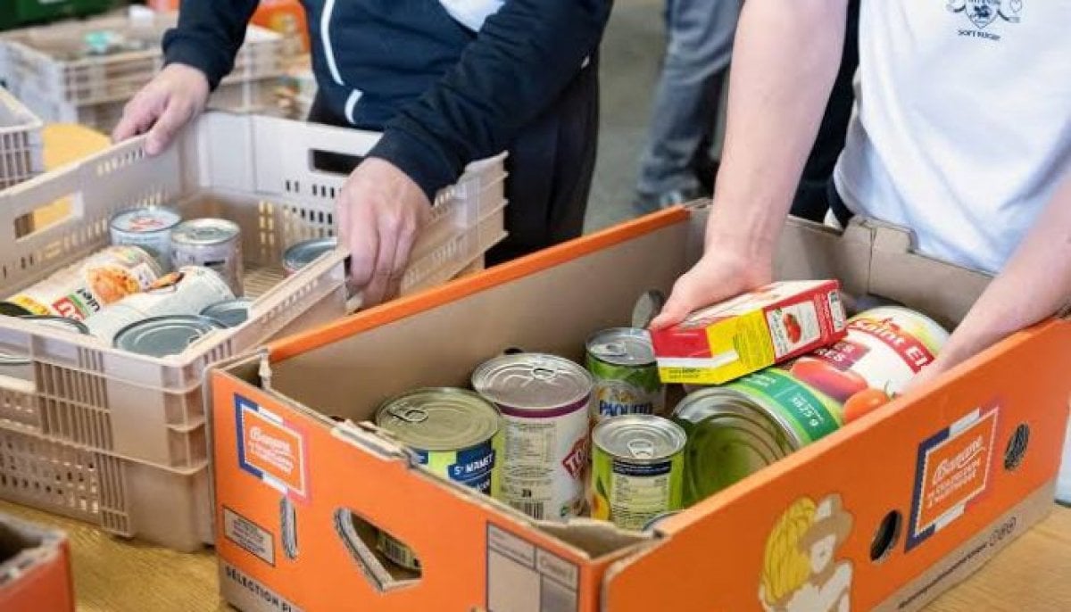UK minister urges households to stock up on food as strong El Niño develops over the Pacific 