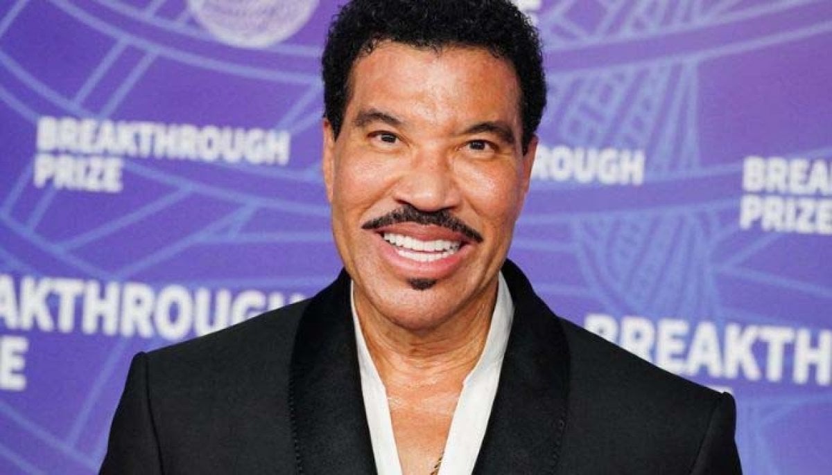 Lionel Richie back home after ICU scare