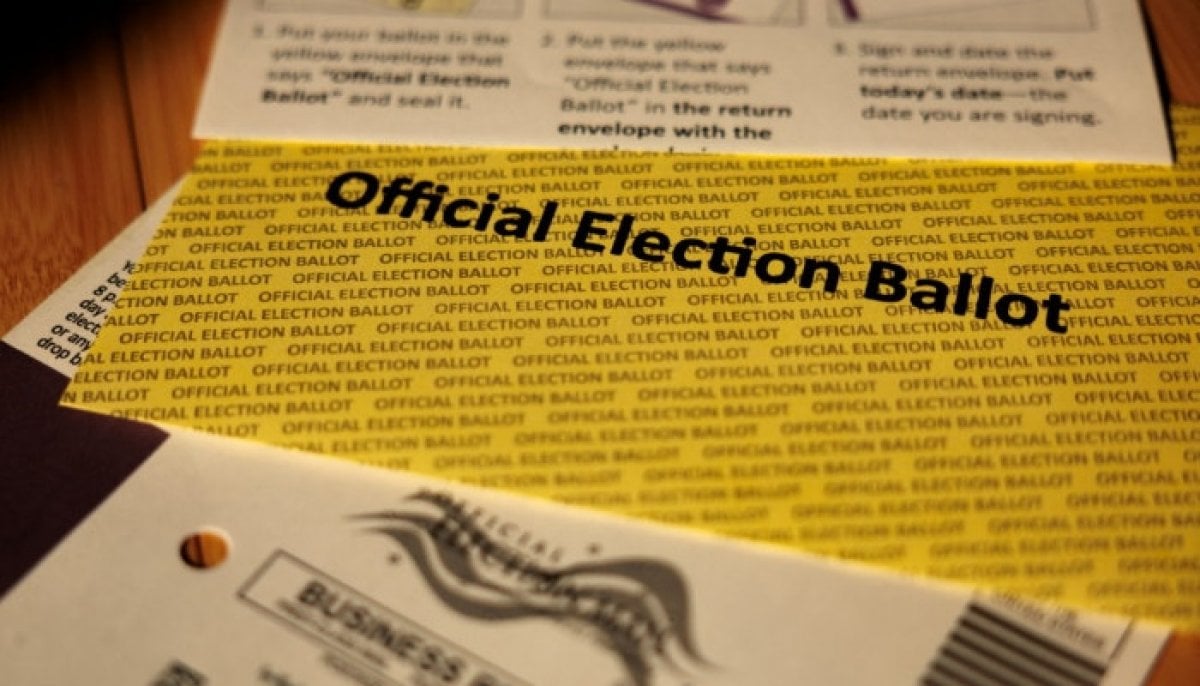 Trump pushes US Supreme Court to revive blocked mail ballot rule as voting begins