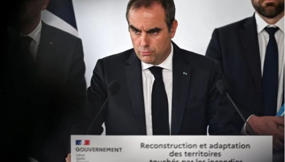 France to reduce corporate tax surcharge, ease employee buyouts in 2027 budget  