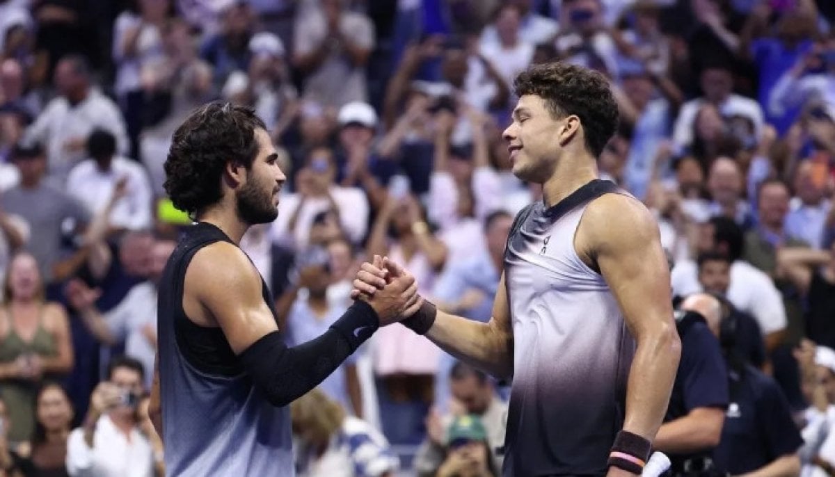 Ben Shelton knocks defending champion Carlos Alcaraz out of US Open after five-set thriller