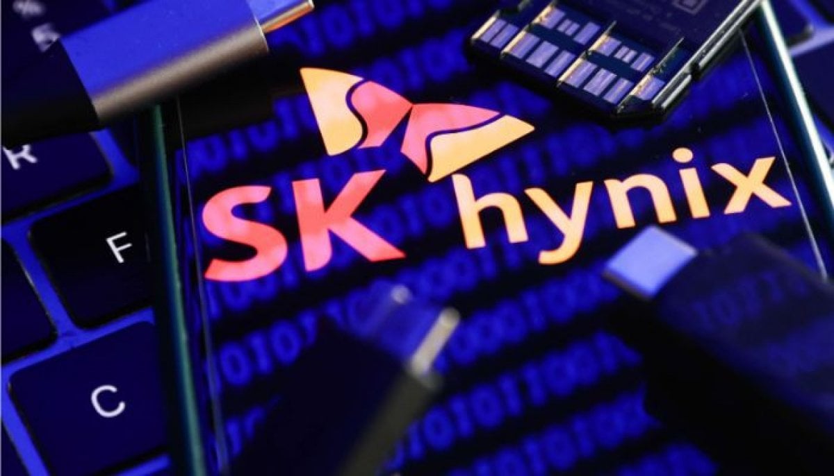 SK Hynix in talks with Intel to produce memory chips in US for the first time amid Washington pressure, sources say