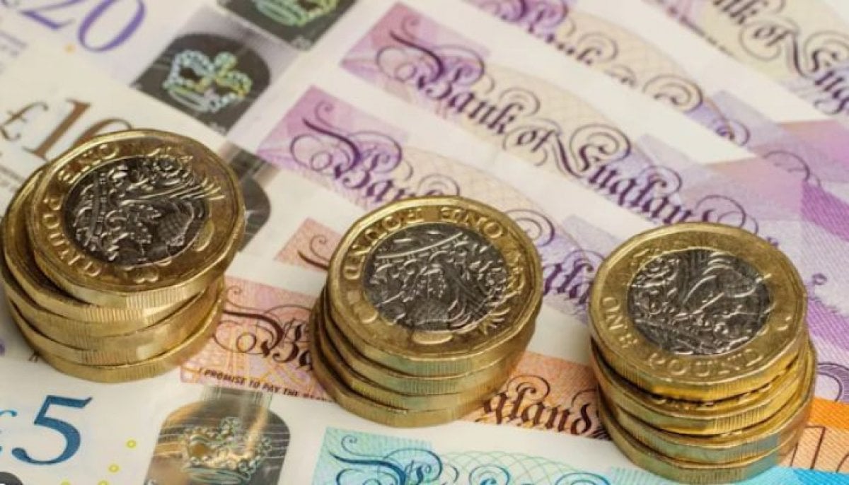 Bank of England sounds inflation alarm as it holds interest rates upto 4%