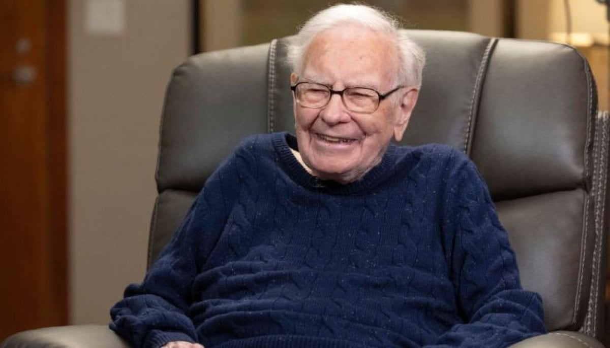 Warren Buffett steps down as Berkshire chairman at 96
