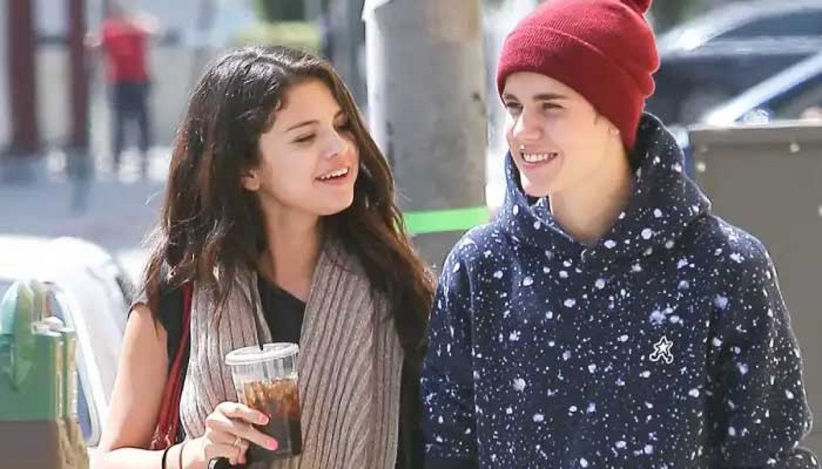 Selena Gomez cries over photos with Justin Bieber?