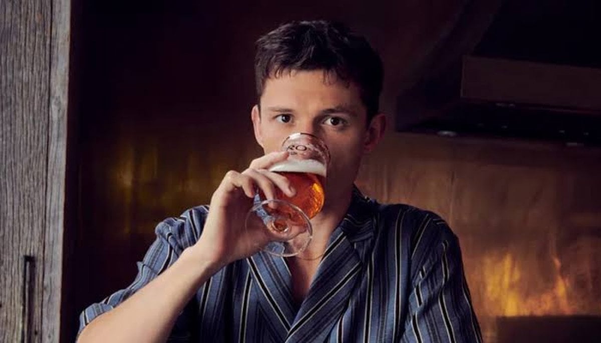 Tom Holland reveals he 'loves his best self' after getting sober
