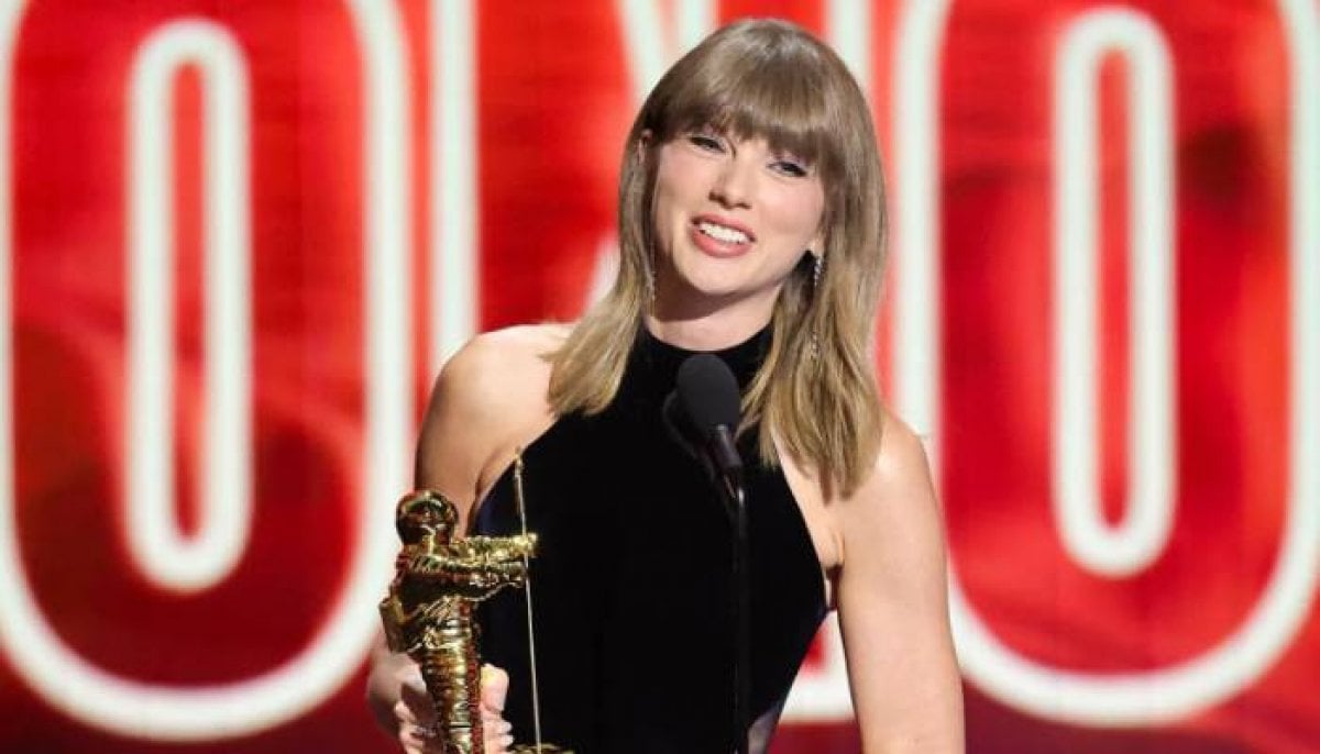 Taylor Swift breaks Beyonce's MTV VMAs record for most awarded artist