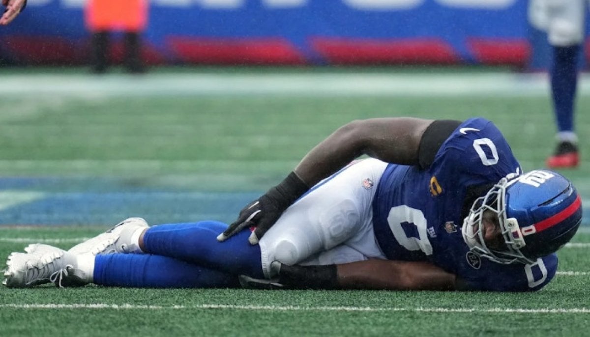 Giants’ Brian Burns likely out for season with suspected torn ACL