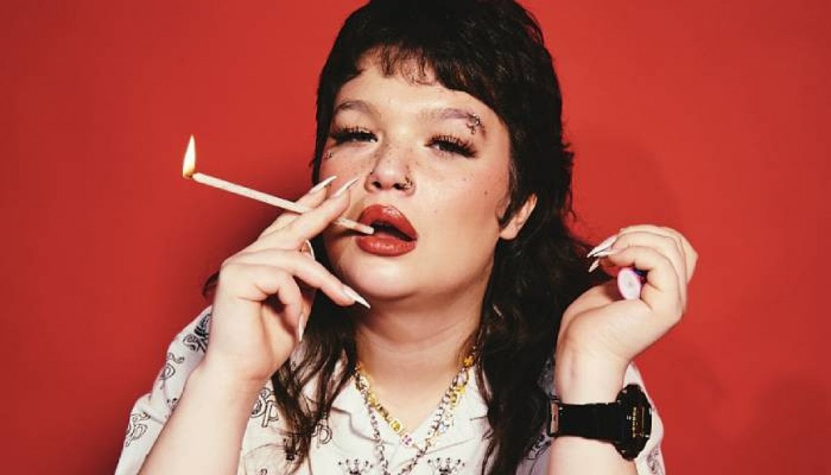 Lola Young shares alarming health update as vaping takes its toll