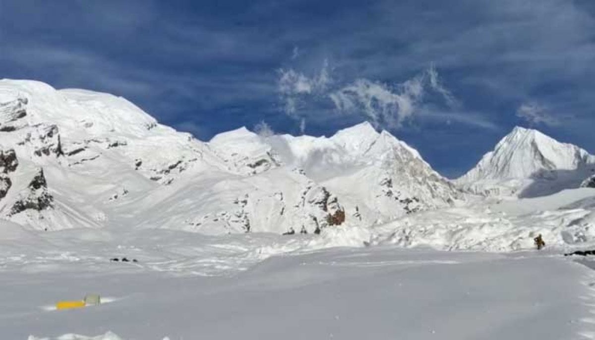 Nepal avalanche kills 15 workers