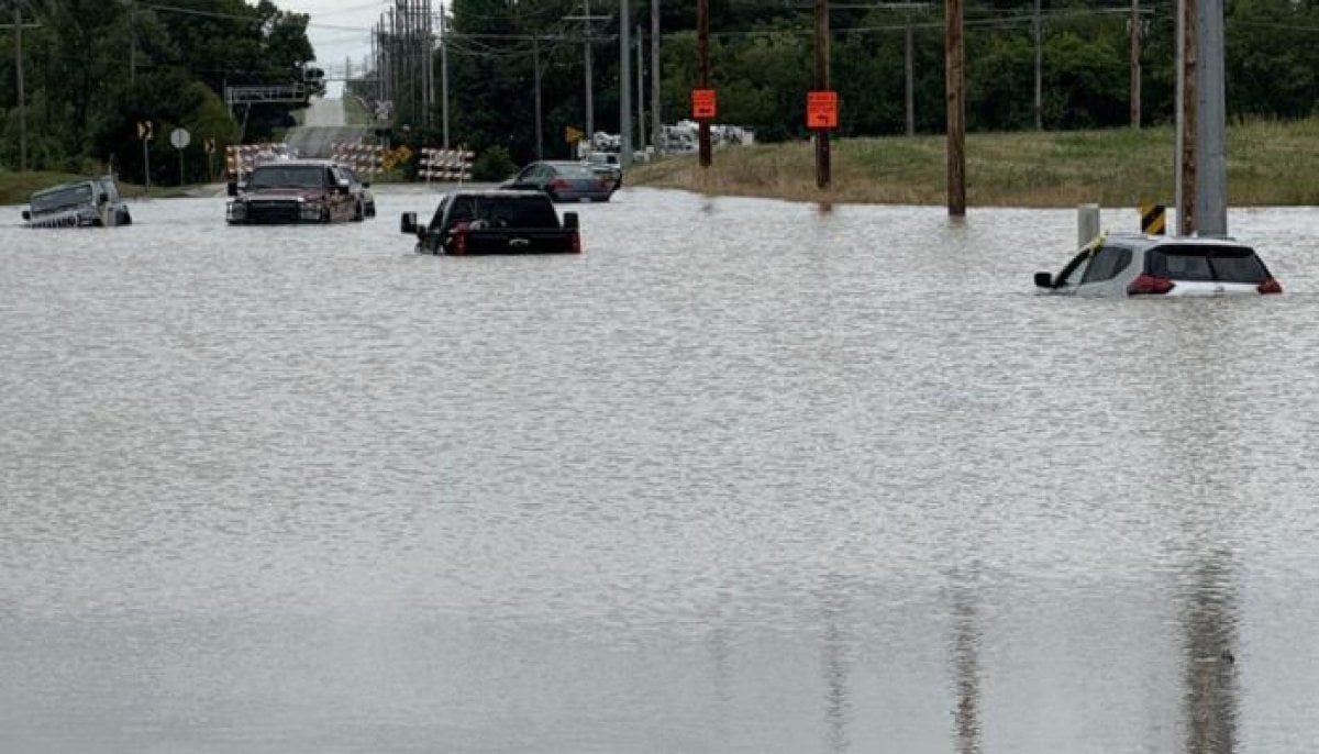 Heavy rains trigger dangerous flash flooding and road closures across Athens, Texas